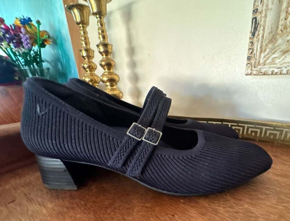 Vivaia Mary Jane Heels Size 39.5 Navy Knit Chunky Block Heel Pumps
